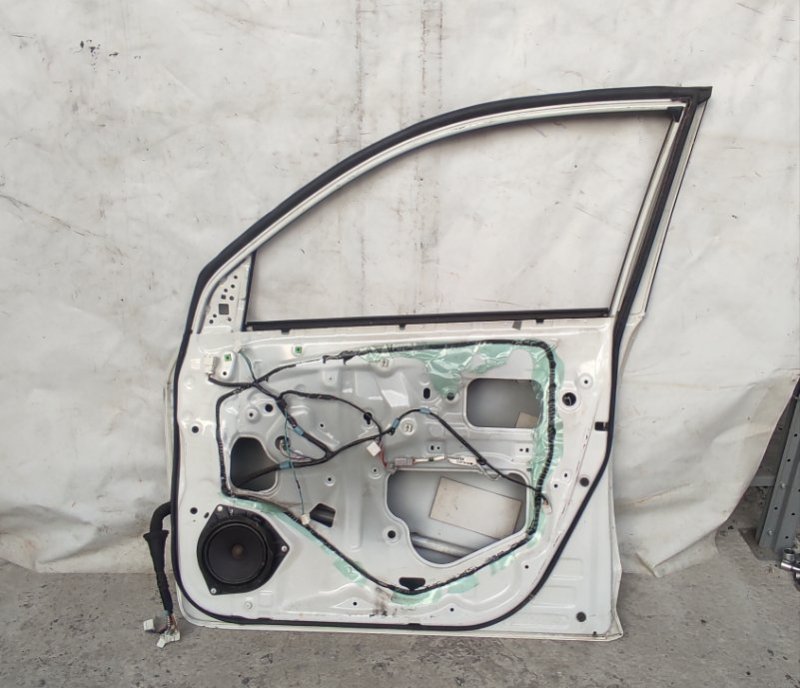 Дверь передняя правая RAV4 05-12 Дверь передняя правая RAV4 05-12