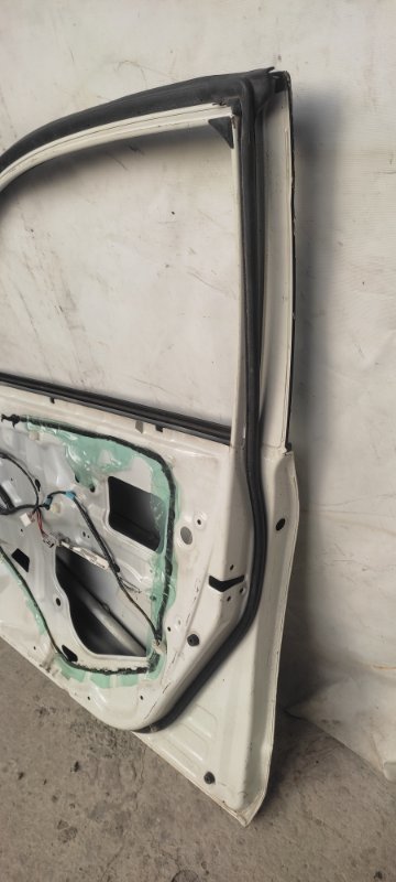 Дверь передняя правая RAV4 05-12 Дверь передняя правая RAV4 05-12