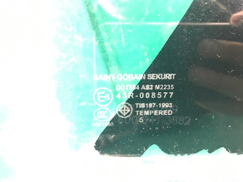 Стекло двери заднее правое MAZDA 3 BK 03-08 SEDAN 2.3 L3