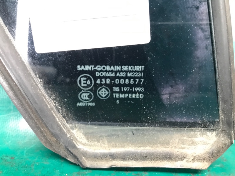 Стекло двери глухое заднее правое 3 BK 03-08 2006 SEDAN 2.3 L3 Стекло двери глухое заднее правое 3 BK 03-08 2006 SEDAN 2.3 L3