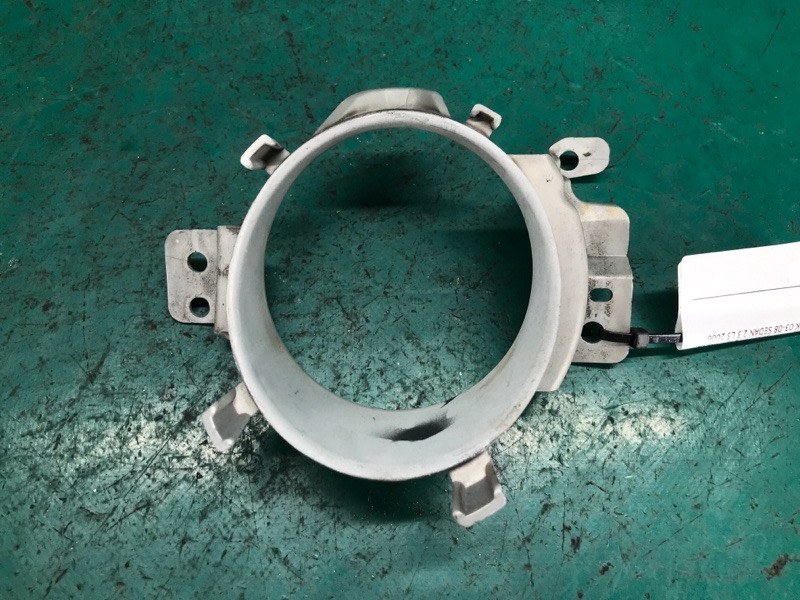 Запчасть накладка противотуманной фары передняя левая MAZDA 3 BK 03-08 2006 SEDAN 2.3 L3 BN9C-50-C22A Б/У Накладка противотуманной фары передняя левая MAZDA 3 BK 03-08 2006 SEDAN 2.3 L3 BN9C-50-C22A Б/У