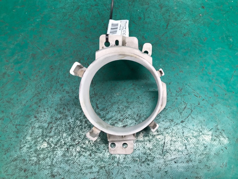 Запчасть накладка противотуманной фары передняя правая MAZDA 3 BK 03-08 2006 SEDAN 2.3 L3 BN9C-50-C12A Б/У Накладка противотуманной фары передняя правая MAZDA 3 BK 03-08 2006 SEDAN 2.3 L3 BN9C-50-C12A Б/У
