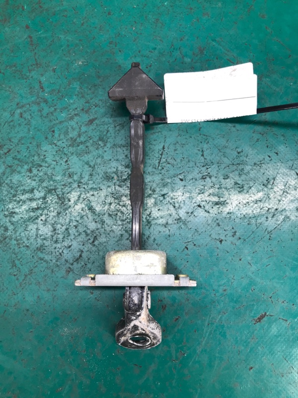 Ограничитель двери задний правый MAZDA 3 BK 03-08 SEDAN 2.3 L3