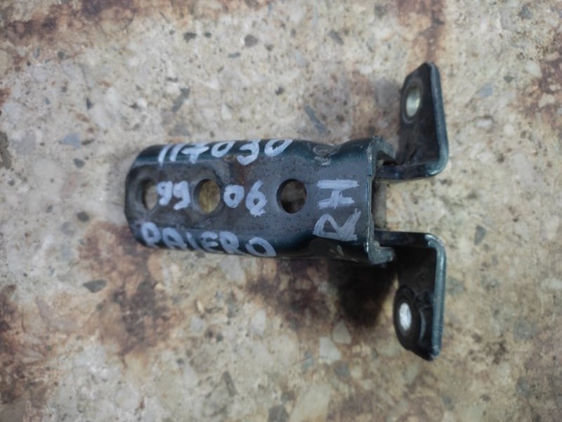 Запчасть петля двери нижняя задняя правая MITSUBISHI PAJERO 99-06 MR292179 Б/У Петля двери нижняя задняя правая MITSUBISHI PAJERO 99-06 MR292179 Б/У