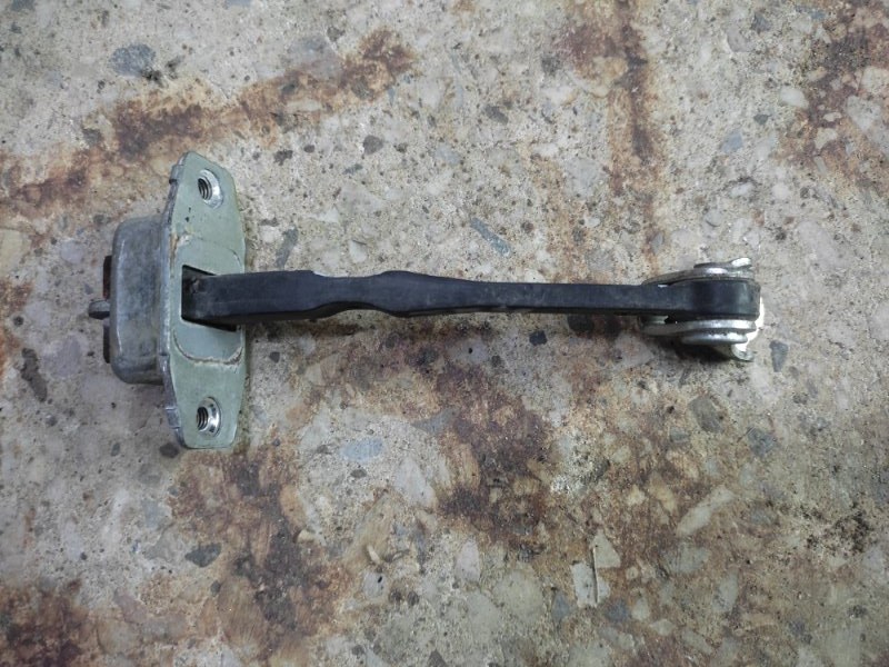 Ограничитель двери задний правый SX4 06-13 2008 Хетчбек 2.0 Ограничитель двери задний правый SX4 06-13 2008 Хетчбек 2.0