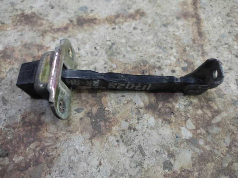 Ограничитель двери задний правый MITSUBISHI PAJERO 99-06 MR380851 Б/У