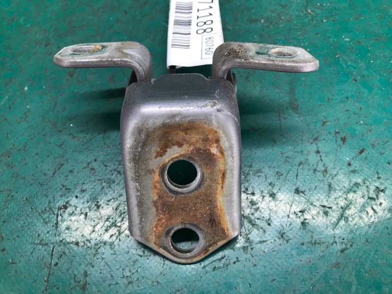 Петля двери нижняя передняя правая MAZDA 3 BK 03-08 2006 SEDAN 2.3 L3 F151-59-210 Б/У
