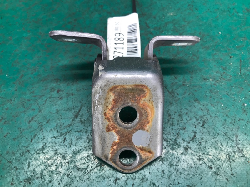 Петля двери верхняя передняя правая MAZDA 3 BK 03-08 2006 SEDAN 2.3 L3 F151-58-210 Б/У