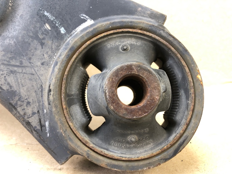 Рычаг передней подвески нижний левый KIA SORENTO UM 14- UM 2.4 G4KJ