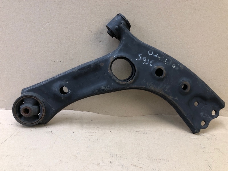 Рычаг передней подвески нижний левый SORENTO UM 14- 2015 UM 2.4 G4KJ