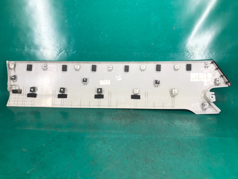 Накладка кузова правая KIA SEDONA 14-18 YP 3.3 G6DM