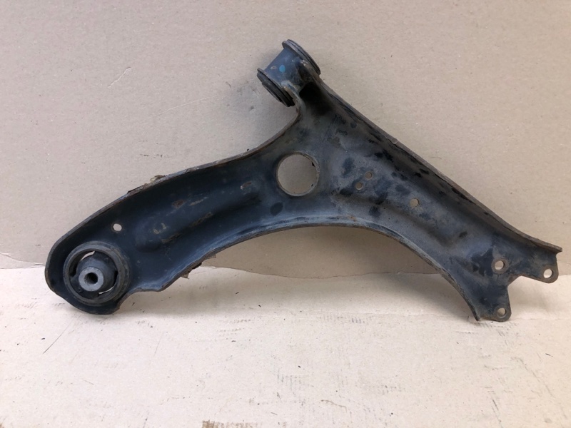 Рычаг передней подвески нижний левый VOLKSWAGEN JETTA USA 10-17 162 2.5 CBUA Рычаг передней подвески нижний левый VOLKSWAGEN JETTA USA 10-17 162 2.5 CBUA