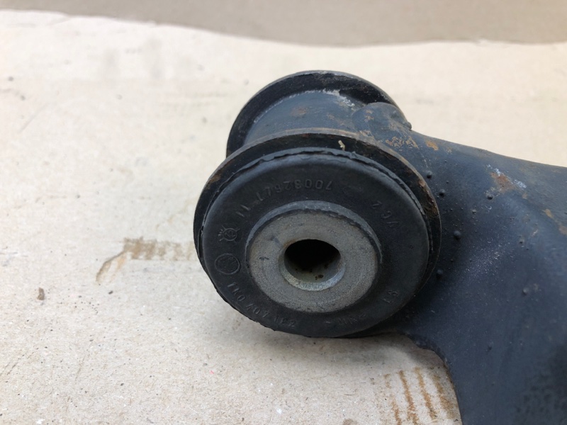 Рычаг передней подвески нижний правый JETTA USA 10-17 2012 162 2.5 CBUA