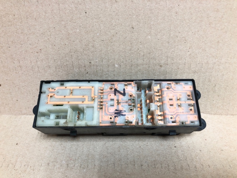 Блок управления стеклоподъемниками передний левый QX56 / TITAN / ARMADA 04-16 2008 VK56DE