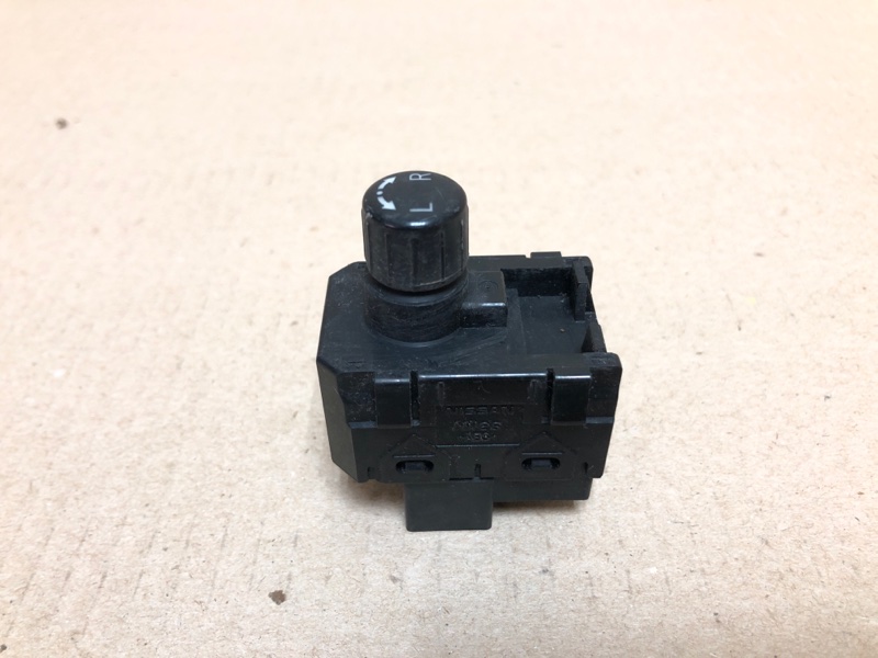 Блок управления зеркалами NISSAN QX56 / TITAN / ARMADA 04-16 2008 VK56DE 25570-ZQ00A Б/У