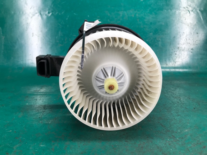 Запчасть моторчик печки ACURA RDX 12-19 2015 Внедорожник 3.5 79310-TR6-A71 Б/У Моторчик печки ACURA RDX 12-19 2015 Внедорожник 3.5 79310-TR6-A71 Б/У