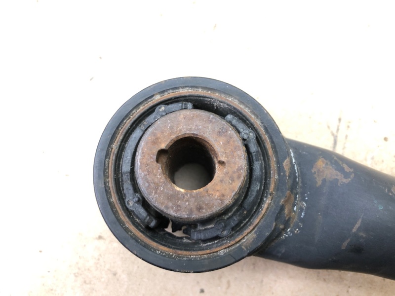 Рычаг задней подвески поперечный нижний задний FUSION 14- Рычаг задней подвески поперечный нижний задний FUSION 14-