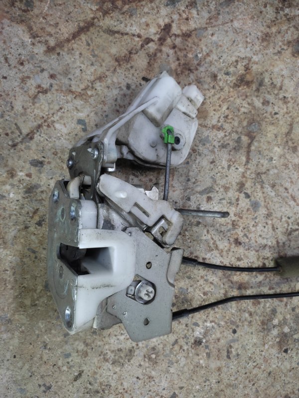 Замок двери задний правый GALANT 03-12