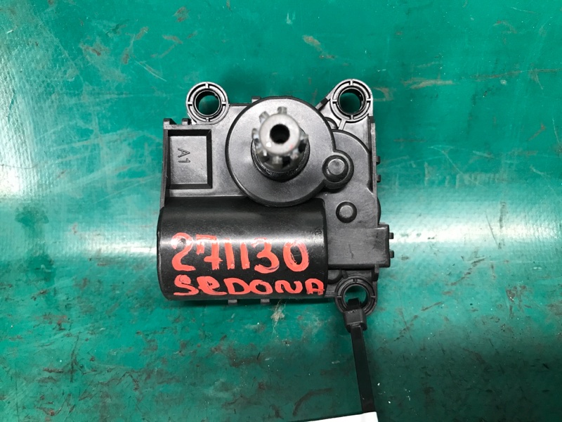 Моторчик заслонки печки KIA SEDONA 14-18 16 YP 3.3 G6DM 97162-1UAA0 Б/У