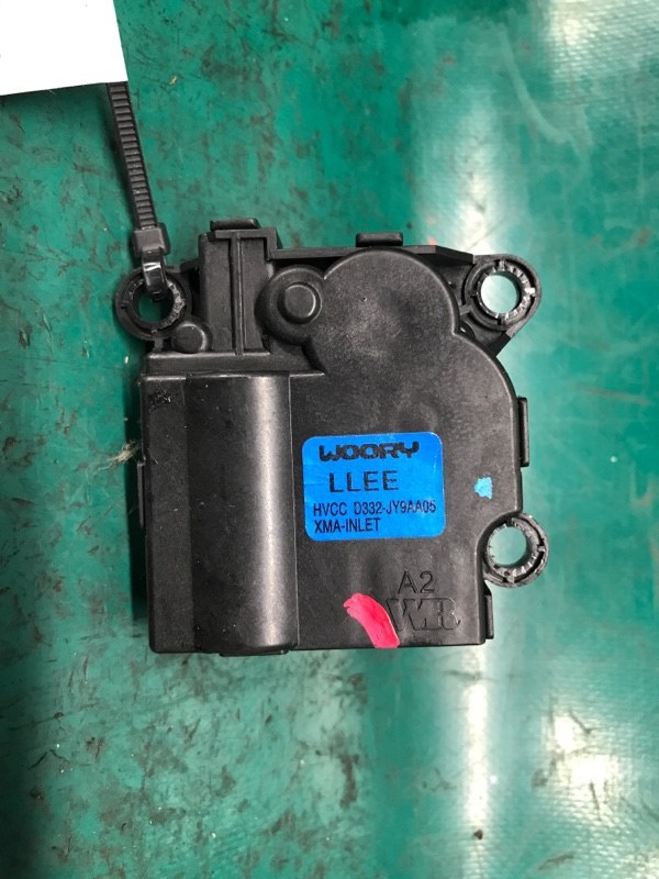 Моторчик заслонки печки SEDONA 14-18 16 YP 3.3 G6DM