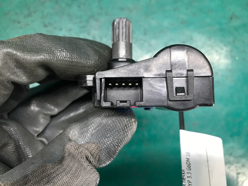 Моторчик заслонки печки KIA SEDONA 14-18 YP 3.3 G6DM