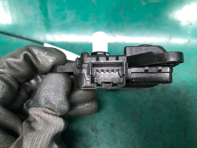 Моторчик заслонки печки KIA SEDONA 14-18 YP 3.3 G6DM