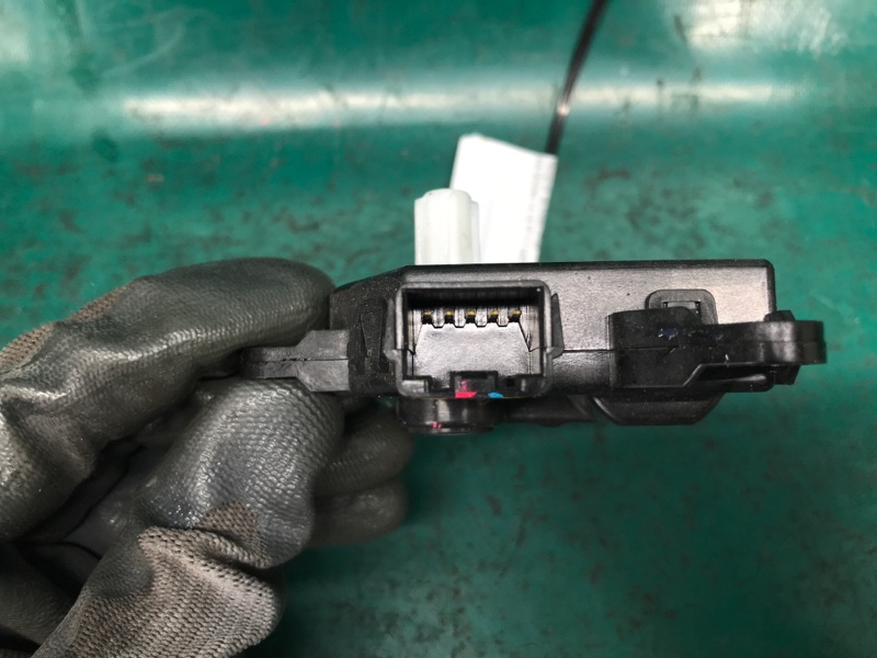 Моторчик заслонки печки KIA SEDONA 14-18 YP 3.3 G6DM