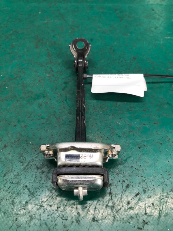 Ограничитель двери передний правый TLX 14-17 2016 2.4 K24W7