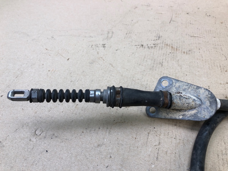 Трос стояночного тормоза левый SONATA YF 10-14 2014 YF 2.4 G4KK Трос стояночного тормоза левый SONATA YF 10-14 2014 YF 2.4 G4KK