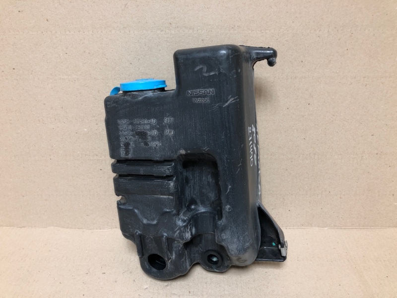 Бачок омывателя NISSAN QX56 / TITAN / ARMADA 04-16 2008 VK56DE 28910-7S000 Б/У