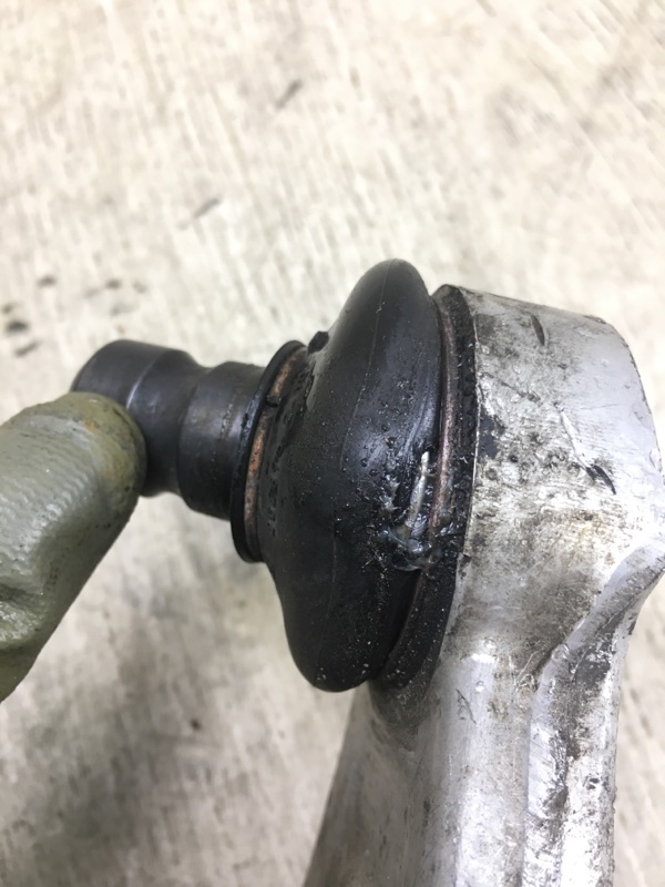 Рычаг передней подвески нижний передний правый FOCUS 10-18 2016 MK3 2.0 C20HDEX