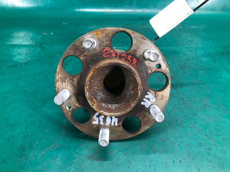 Ступица задняя правая ACURA TLX 14-17 2016 2.4 K24W7 42200-T2A-A51 Б/У