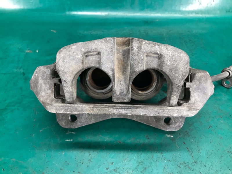 Суппорт тормозной передний правый ACURA TLX 14-17 2.4 K24W7