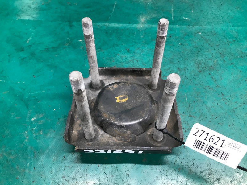 Крепление рессоры NISSAN NV200 USA 13- 2018 2.0 MR20DE 55247-3LM0B Б/У