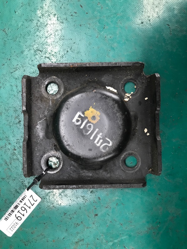 Крепление рессоры NISSAN NV200 USA 13- 2018 2.0 MR20DE 55247-3LM0B Б/У