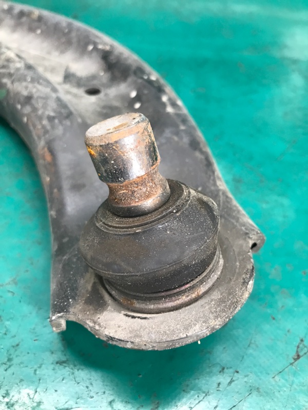 Рычаг передней подвески нижний правый NV200 USA 13- 2018 2.0 MR20DE Рычаг передней подвески нижний правый NV200 USA 13- 2018 2.0 MR20DE