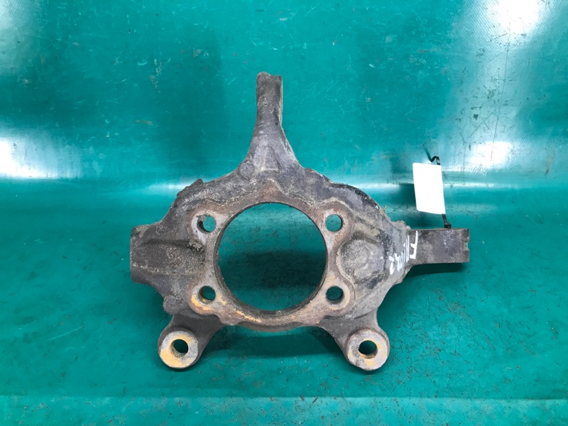 Кулак поворотный передний правый NISSAN NV200 USA 13- 2018 2.0 MR20DE 40014-1KA1A Б/У