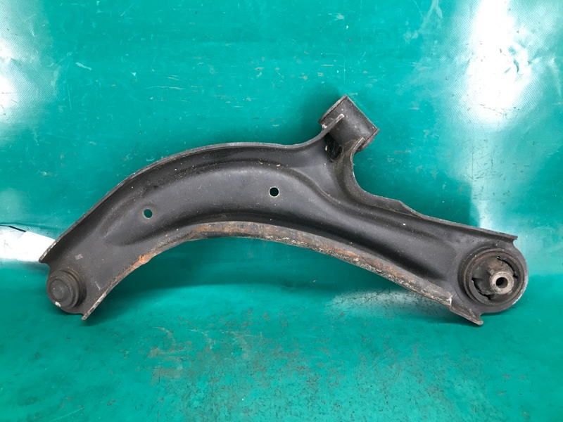 Рычаг передней подвески нижний правый NV200 USA 13- 2018 2.0 MR20DE