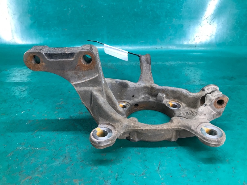 Кулак поворотный правый NV200 USA 13- 2018 2.0 MR20DE