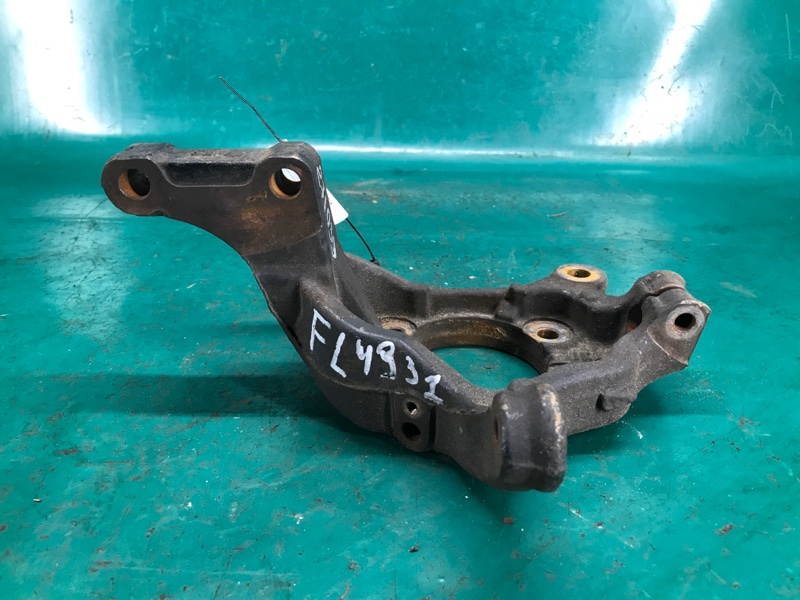 Кулак поворотный левый NISSAN NV200 USA 13- 2.0 MR20DE