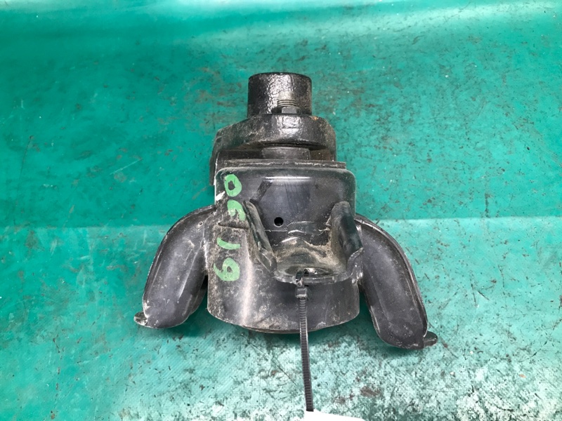 Подушка двигателя правая HYUNDAI ELANTRA MD 10-15 2015 MD 1.8 G4NB 21810-A5000 Б/У