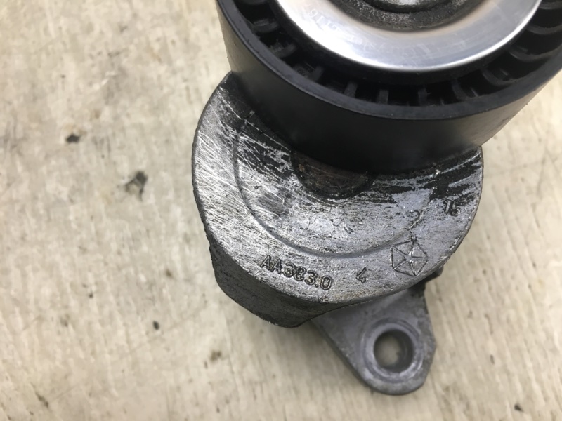 Натяжитель ремня генератора 200 14-16 2015 UF 2.4 ED6