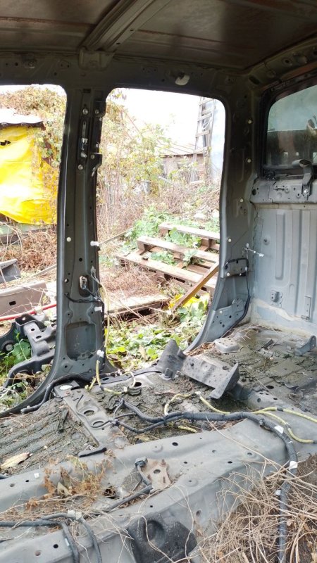 Стойка кузова средняя правая TUNDRA 07-13