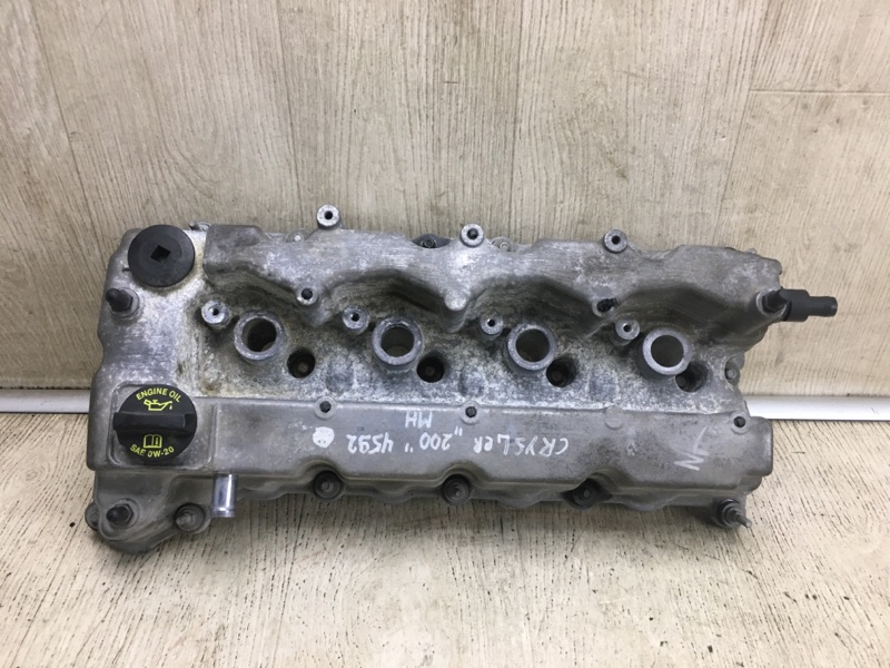 Крышка клапанная CHRYSLER 200 14-16 2015 UF 2.4 ED6 5047517AL Б/У