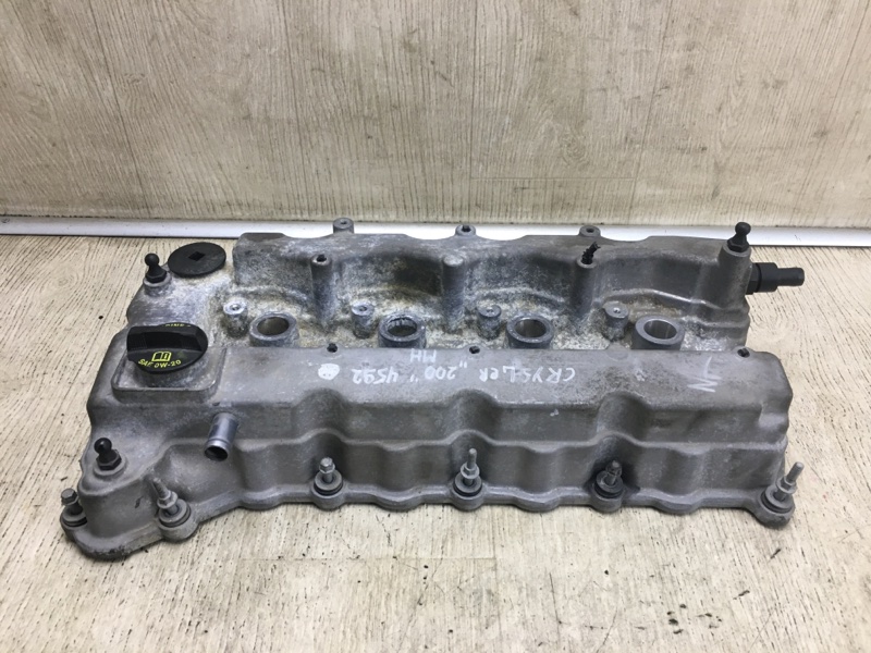 Крышка клапанная 200 14-16 2015 UF 2.4 ED6