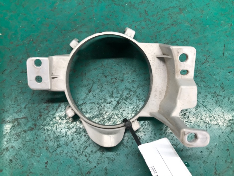 Накладка противотуманной фары передняя левая 3 BK 03-08 2005 SEDAN 2.3 Накладка противотуманной фары передняя левая 3 BK 03-08 2005 SEDAN 2.3