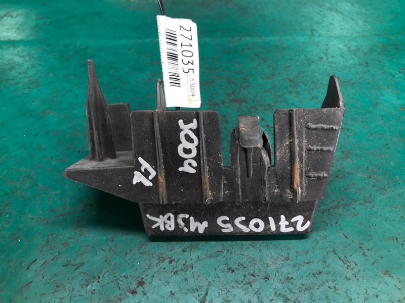 Кронштейн переднего бампера левый MAZDA 3 BK 03-08 SEDAN 2.3