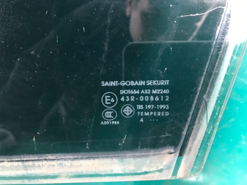 Стекло двери переднее левое 3 BK 03-08 2005 SEDAN 2.3