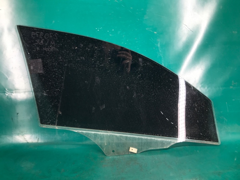 Стекло двери переднее левое MAZDA 3 BK 03-08 SEDAN 2.3