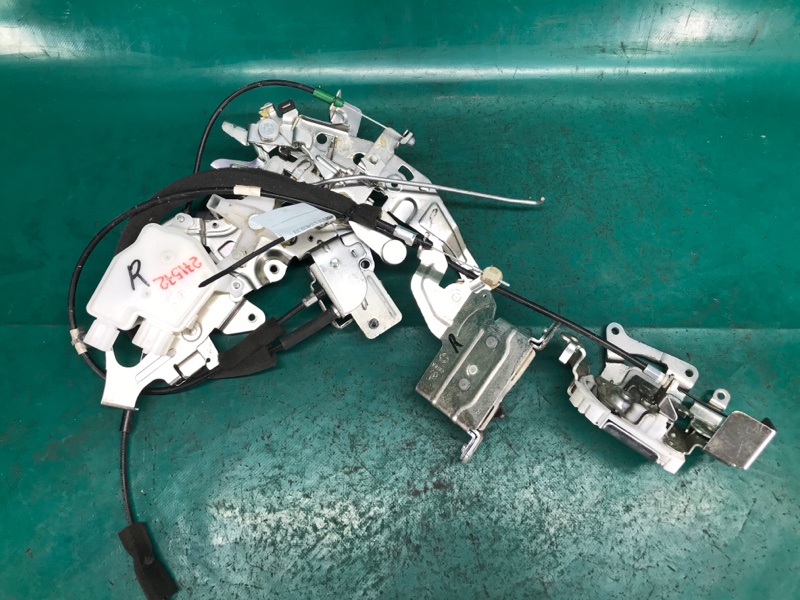 Замок двери боковой правый NISSAN NV200 USA 13- 2018 2.0 MR20DE 82500-9SG0A Б/У